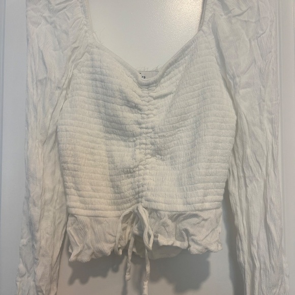 Hollister White Smocked Crop Top with Puff Long Sleeves - Picture 2 of 8